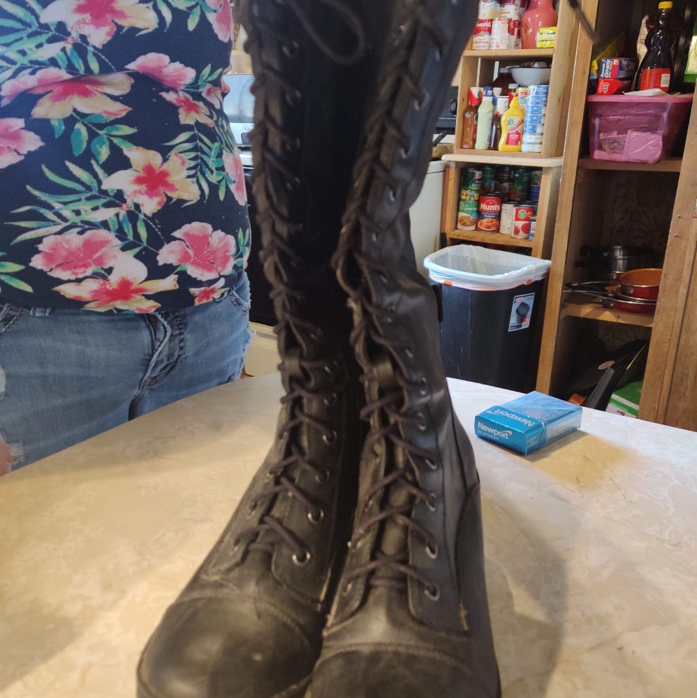 Ladies boots